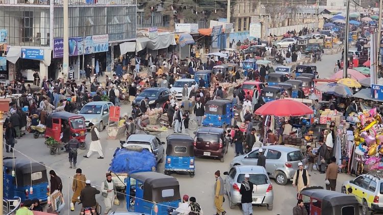Taliban Fighters Rob Money Changer of 10 Million Afghanis and 6 Thousand Dollars in Takhar Province