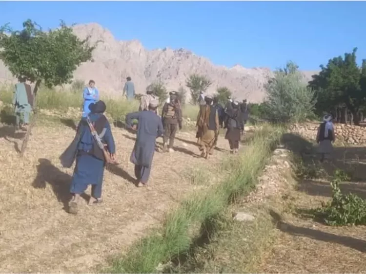 A group of armed individuals in Khas Uruzgan District