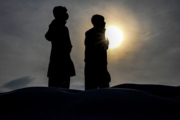 Rising Unemployment and Child Labor: Afghan Kids Driven to Hard Labor by Economic Despair