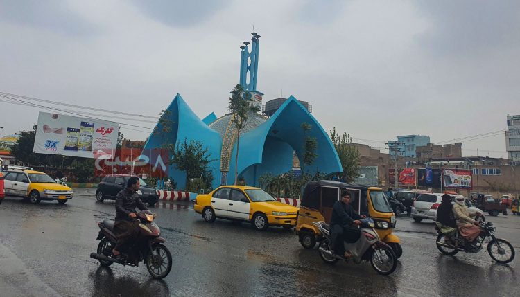 A busy square in Herat amid ongoing violence and insecurity. (Photo Credit: 8am.media)