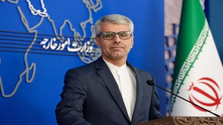 Iranian Foreign Ministry spokesperson Ismail Baghaei addresses the media regarding tensions between Pakistan and Afghanistan, calling for de-escalation and diplomatic resolution. (Photo Credit: Iran Press)