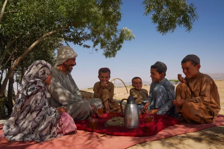 Image of an Afghan family struggling with poverty, as hunger and economic hardship have deepened since the Taliban’s return to power. Photo Credit: FAO