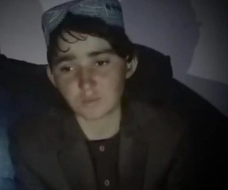 Nooria in boys’ clothing and a traditional Kandahari cap, reflecting a story of survival shaped by poverty and restriction. (Photo Credit: Social Media)