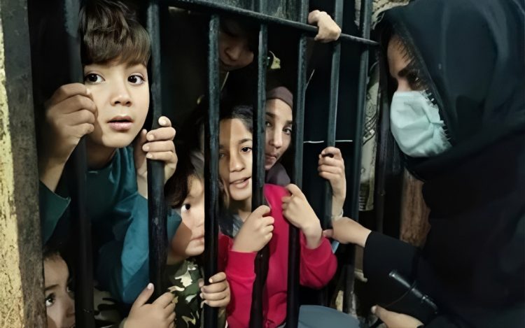 Afghanistan refugees' children behind bars in Pakistan detention (Photo Credit: Social Media)