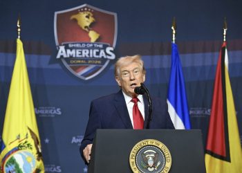 President Donald Trump speaks at the "Shield of the Americas" summit in Doral, Florida, asserting that the United States does not need British military support in the war with Iran. (Photo Credit: SAUL LOEB / AFP)