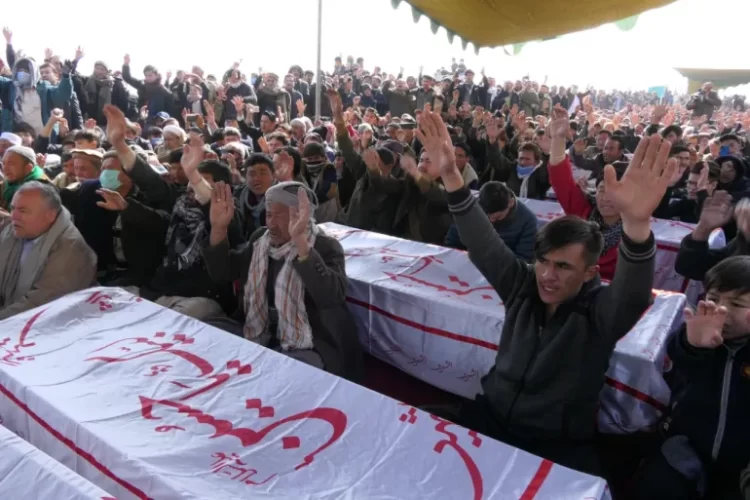 Hazara community mourns victims of deadly shooting in Quetta, Pakistan. (Photo Credit: Al Jazeera)