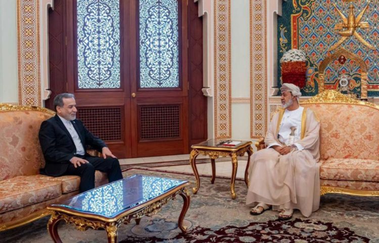 Oman’s Sultan meets Iran’s foreign minister for talks (Photo Credit: AA)