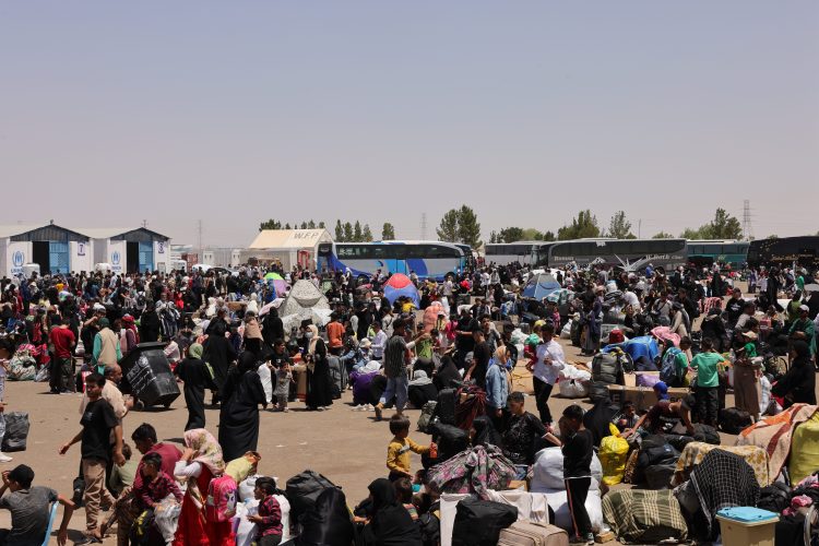 An image of a large number of Afghan returnees arriving from neighboring countries, a process that has increased in recent months and has intensified humanitarian and economic challenges inside the country. (Photo credit: Marjan Wafa(IOM))