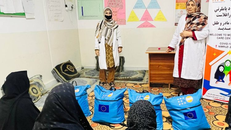 Women returning from Iran are receiving support packages from UNFPA. (Photo: UNFPA)