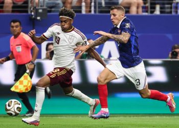 Spain and France players compete during the 2026 FIFA World Cup semifinal match (Photo: FRANCK FIFE / AFP)
