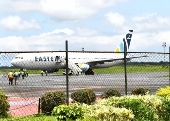 A deportation flight carrying migrants from the United States arrives at an airport (Photo: AP