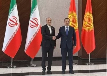 Iranian and Kyrgyz presidents meet on the sidelines of the SCO Summit. (Photo: Tasnim)