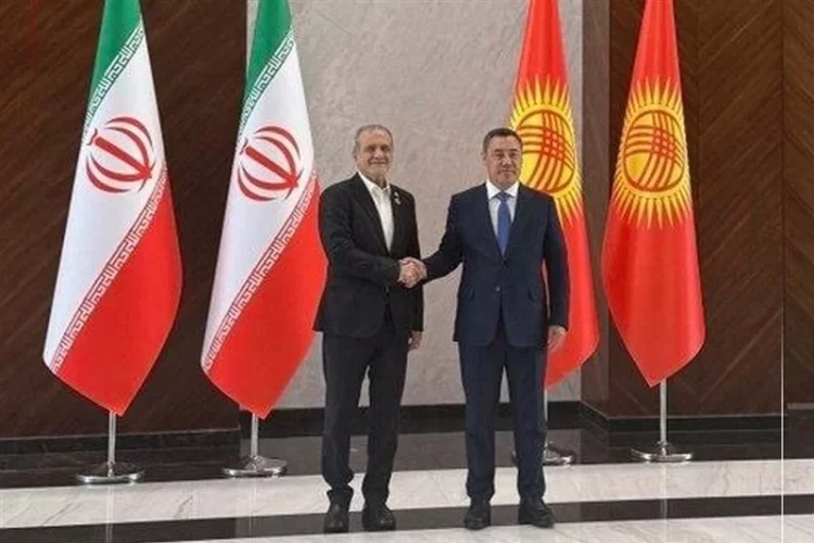 Iranian and Kyrgyz presidents meet on the sidelines of the SCO Summit. (Photo: Tasnim)