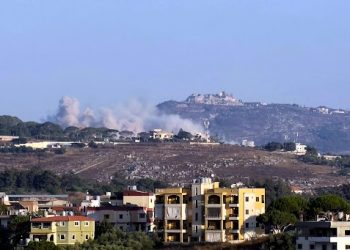 Smoke rises over the hills near Nabatieh in southern Lebanon following Israeli artillery shelling (Photo: AFP)