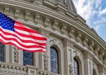 The U.S. flag flies outside the White House in Washington, D.C. (Photo: Wikipedia)