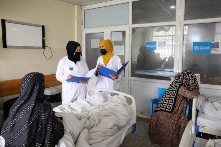 Afghan female doctors checking with their patients (Photo: EUinAfghanistan/X)