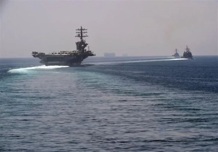 U.S. Navy ships sail through regional waters (Photo: Tasnim)