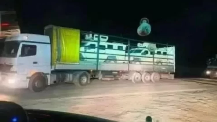 cargo vehicles in the border transporting goods (Photo: Exclusive)