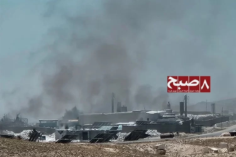 Thick black smoke rises from cement and gypsum factories near residential neighborhoods in Ghazni province. (Photo credit: 8am.media)