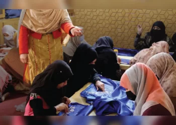 Women attend a workshop supported through a Global Fund project in Afghanistan. (Photo credit: UNDP)