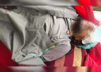 A man lies inside a government hospital in Uruzgan after being shot dead by unidentified gunmen. (Photo credit: Exclusive)