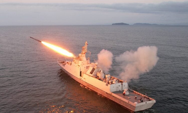 A naval warship launches a missile during a military exercise at sea (Photo: REUTERS)