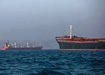 Ships sailing through the Strait of Hormuz (Photo: Majid Saeedi/Getty Images)