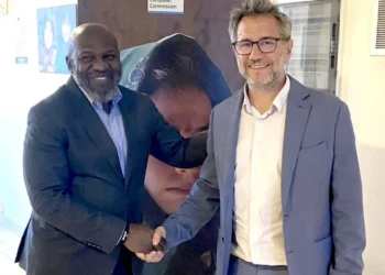 Thomas Dehermann-Roy, the European Union’s humanitarian aid office chief in Afghanistan, meets with UNFPA representative Kwabena Asante-Ntiamoah to discuss the humanitarian needs of women and girls. (Photo credit: @UNFPAAfg)