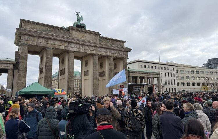 Young people gather in a city centre in Germany during protests against the possible reinstatement of compulsory military service. (Photo credit: TASS)