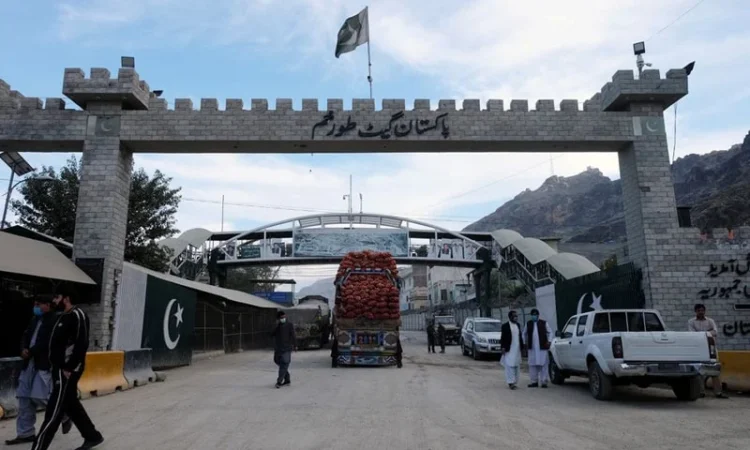 Torkham border gate (Photo: Reuters)