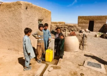 Children collect drinking water from a water point in a rural area of Afghanistan (Photo: @UNHabitatAf)