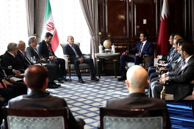 Iranian President Masoud Pezeshkian meets with Qatar’s Emir Sheikh Tamim bin Hamad Al Thani in Moscow. (Photo: Reuters)