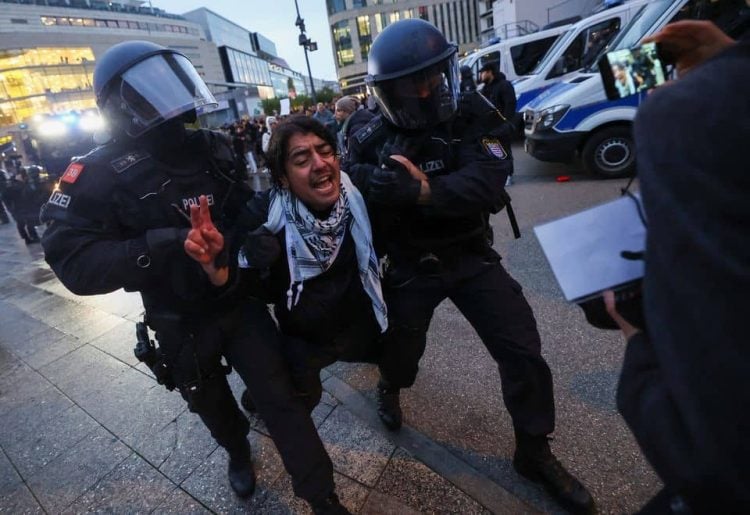 REUTERS