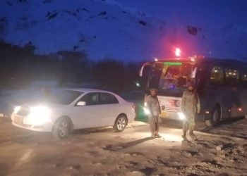 گذرگاه سالنگ پس از ۱۲ ساعت به‌روی ترافیک باز شد