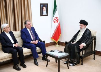 خامنه‌ای: زبان فارسی یکی از اشتراکات مهم ایران، تاجیکستان و افغانستان است