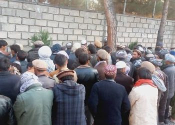 طالبان ۱۰۰ تن را در بدخشان به اتهام کشت تریاک زندانی کردند