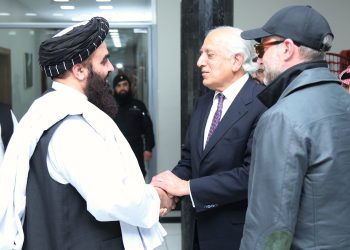 یک هیأت امریکایی همراه با زلمی خلیل‌زاد به کابل سفر کرده است