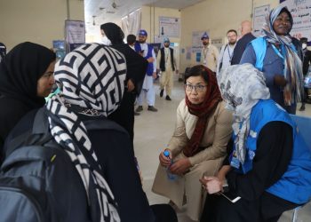 اخراج گسترده مهاجران افغان؛ اوتونبایوا: باید زنگ خطر برای جامعه جهانی به صدا درآید