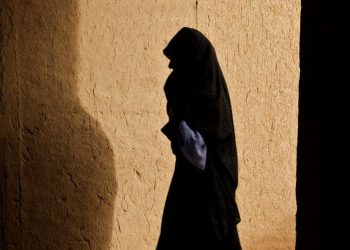 دخترزا؛ روایت زنی که مادر بودن را با تحقیر و شکنجه سپری می‌کند