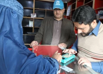 پرداخت کمکهای نقدی بهدلیل منع کار کارمندان زن متوقف شده است