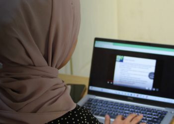 روز جهانی دختر در سایه طالبان؛ دانشجویان محروم خواهان حمایت از آموزش آنلاین شدند