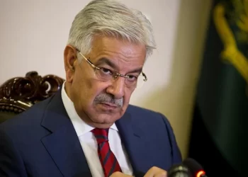 خواجه آصف: شکست گفت‌وگوها با طالبان به جنگ خواهد انجامید