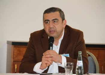 سنجر سهیل: رسانه‌های آزاد نباید به طالبان «پلتفرم» بدهند