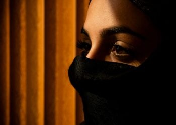 ما زنده‌ایم، اما آزاد نه
