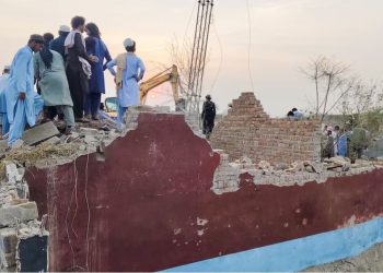 شمار کشته‌شده‌گان حمله انتحاری در پاکستان به ۱۵ تن افزایش یافت