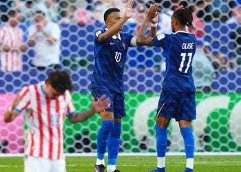 فرانسه با برتری دو بر صفر برابر مراکش؛ پولیس در آماده‌باش امنیتی