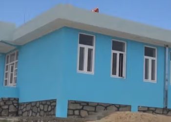 یک باشنده غزنی کار ساخت مکتب جدیدی را با هزینه ۱۰ میلیون افغانی آغاز کرد