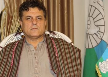 آیا تنها هفت‌صد سال به انقراض زبان فارسی مانده است؟ گفت‌وگو با لطیف پدرام