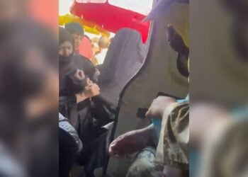 منابع: بیش از ۲۰ زن در کابل به اتهام نداشتن پوشش مدنظر طالبان بازداشت شدند