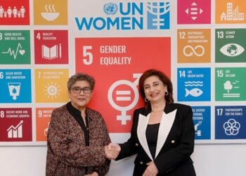 باهوس: برای حمایت از زنان و دختران افغانستان با رباب فاطمه همکاری می‌کنیم